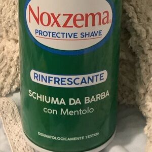 Noxzema shaving cream i